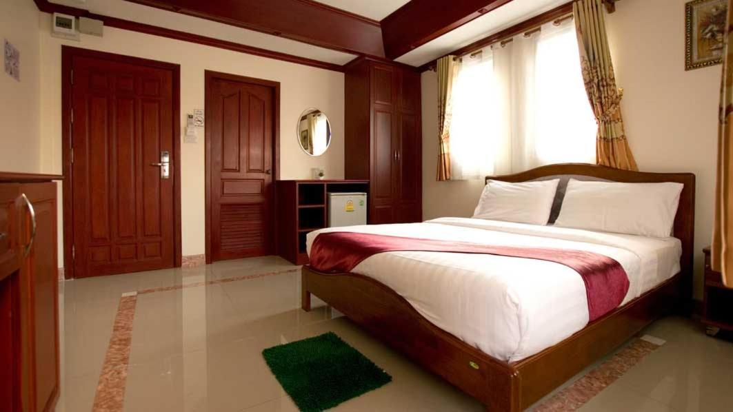 Bluebird Inn Pattaya Eksteriør billede