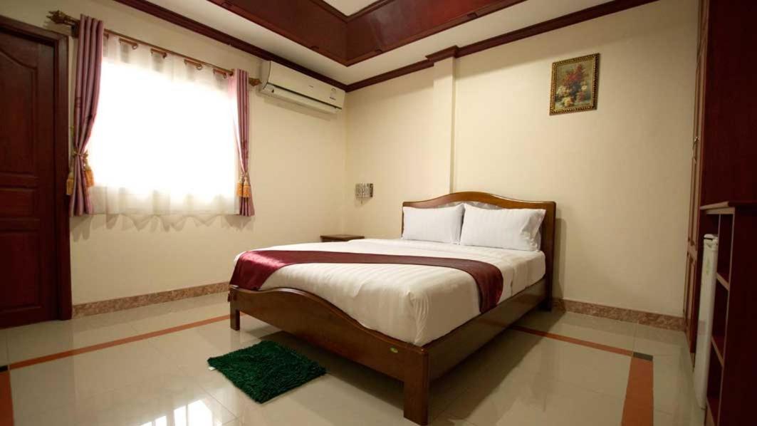 Bluebird Inn Pattaya Eksteriør billede
