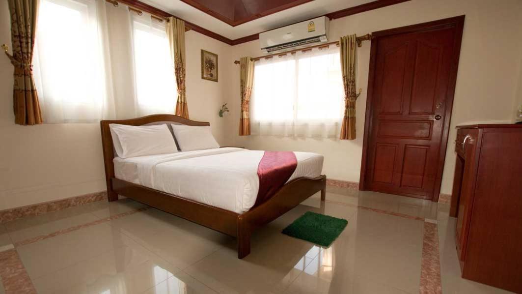 Bluebird Inn Pattaya Eksteriør billede