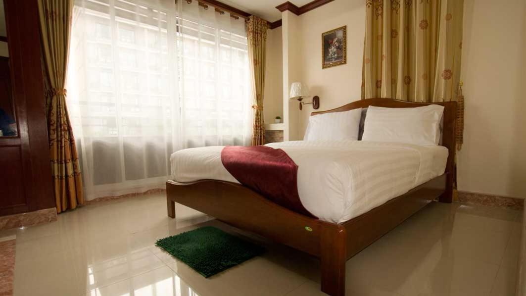 Bluebird Inn Pattaya Eksteriør billede