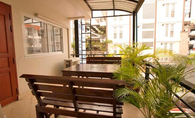 Bluebird Inn Pattaya Eksteriør billede